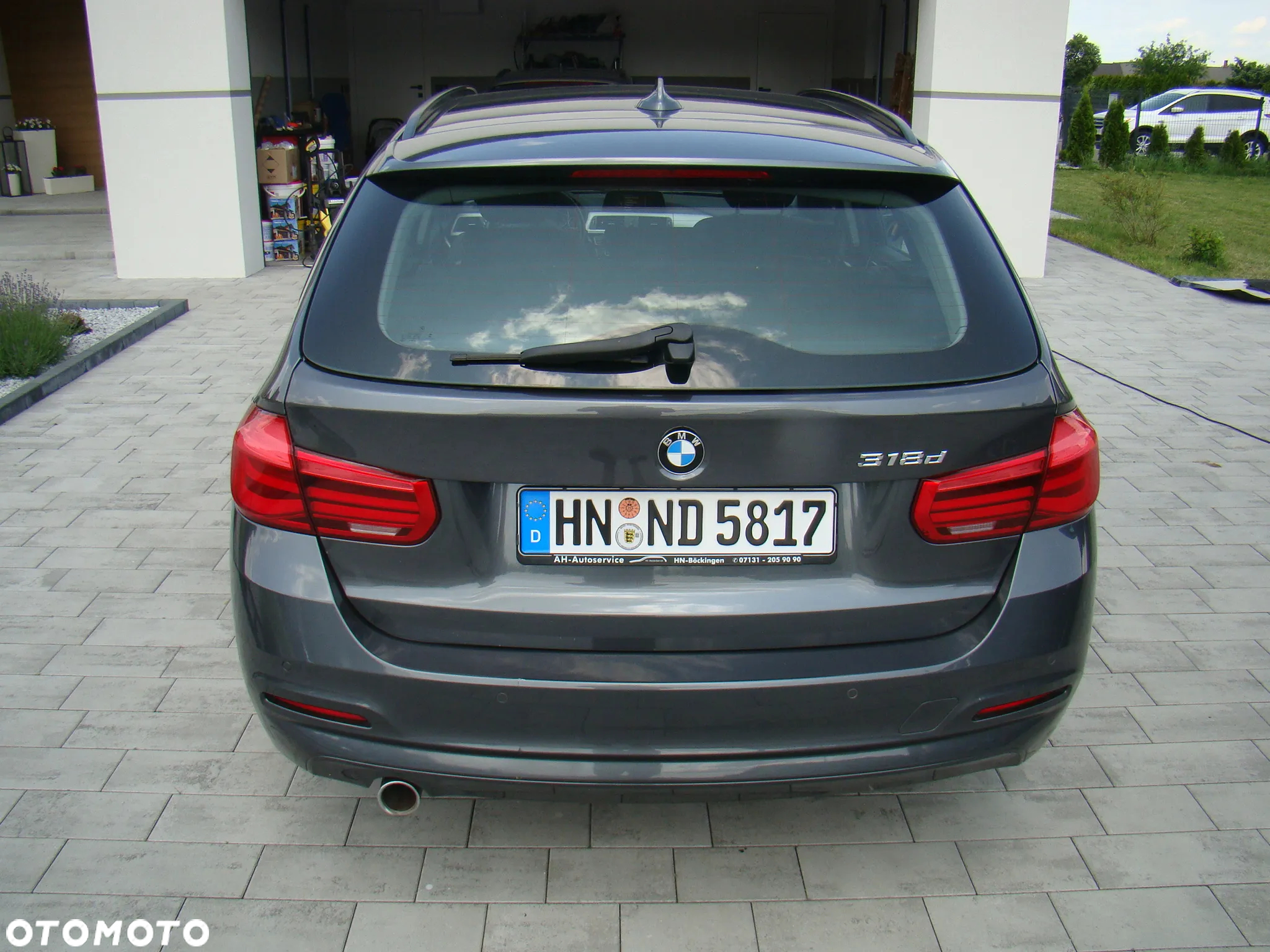 BMW Seria 3 318d Touring Advantage - 11
