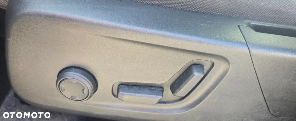 Volvo XC 40 T2 Plus Dark - 23