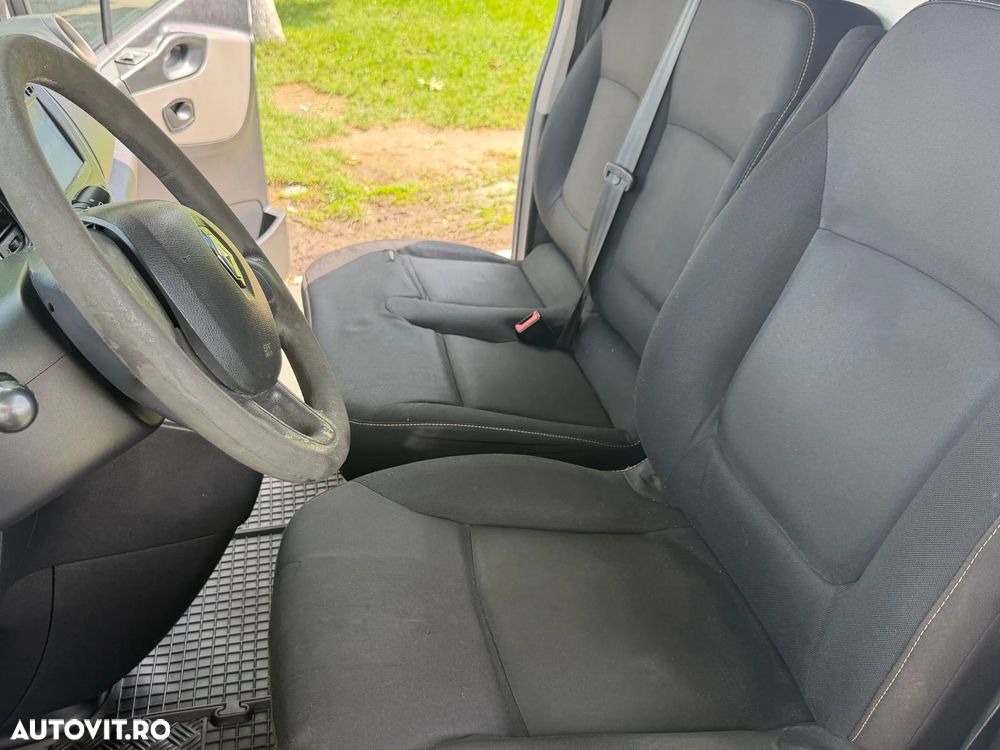 Renault TRAFIC - 12