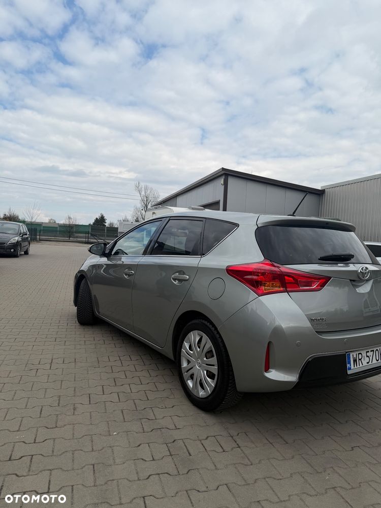 Toyota Auris 2.0 D-4D Life - 4