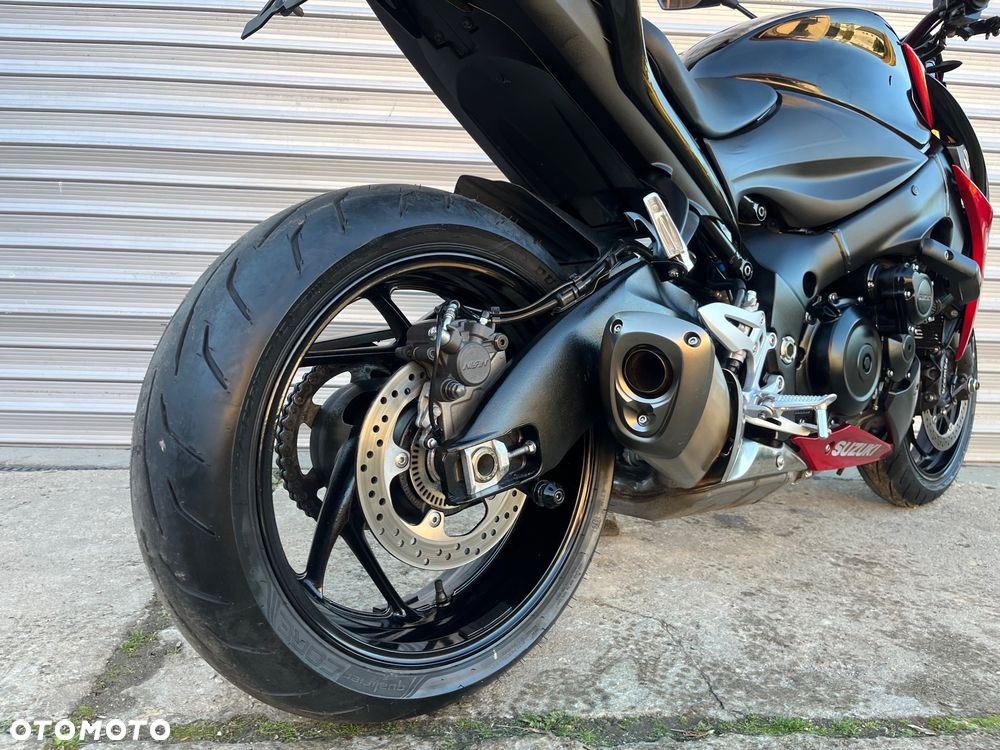 Suzuki GSX 1000 - 14