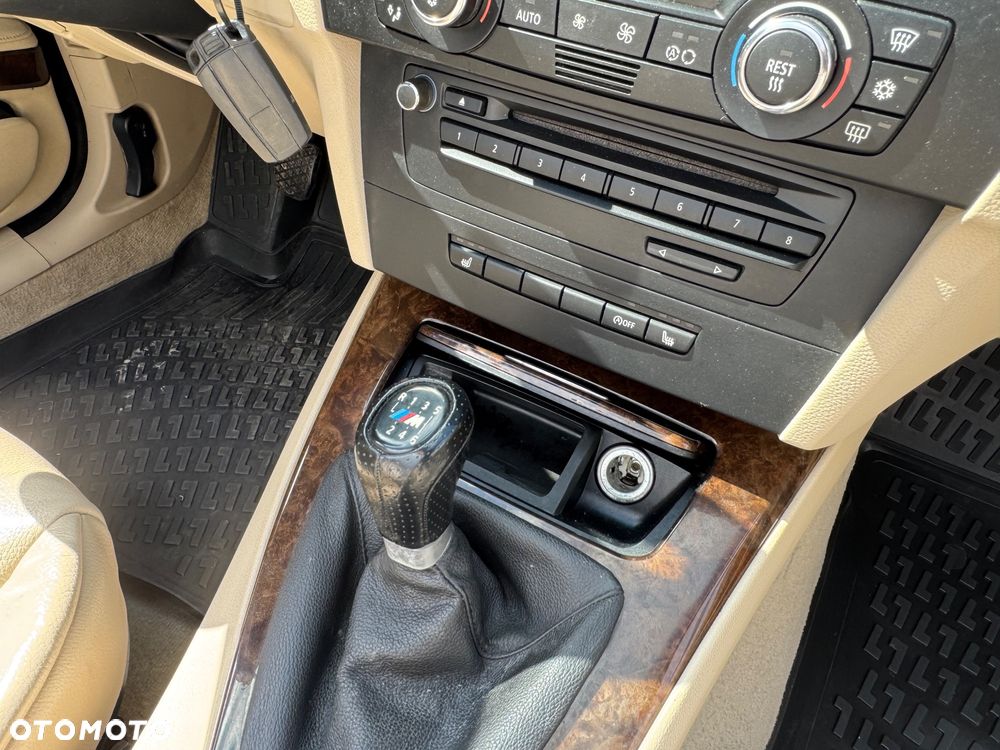 BMW Seria 3 320d - 12