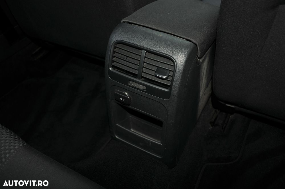 Volkswagen Jetta 1.2 TSI Trendline - 17