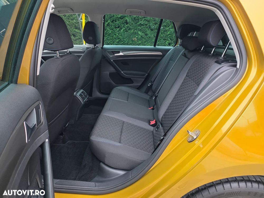 Volkswagen Golf - 17