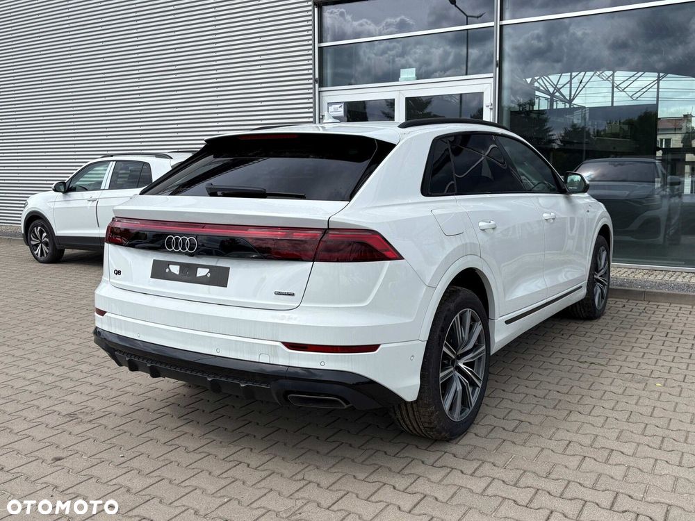 Audi Q8 - 9