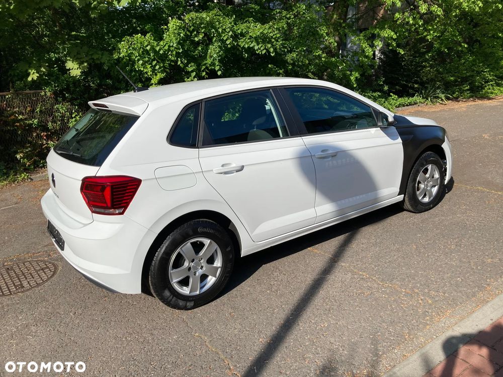 Volkswagen Polo - 2