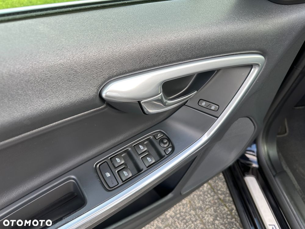 Volvo S60 D2 Drive-E R-Design Momentum - 25