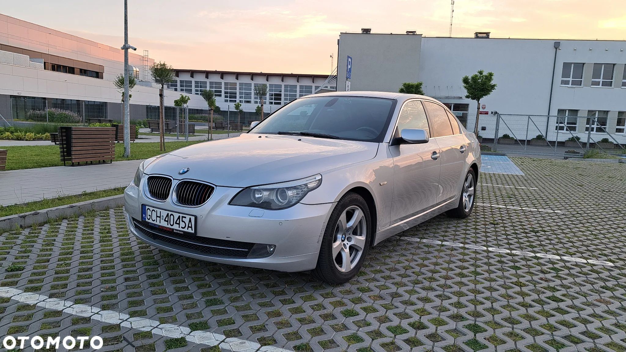BMW Seria 5 523i - 1