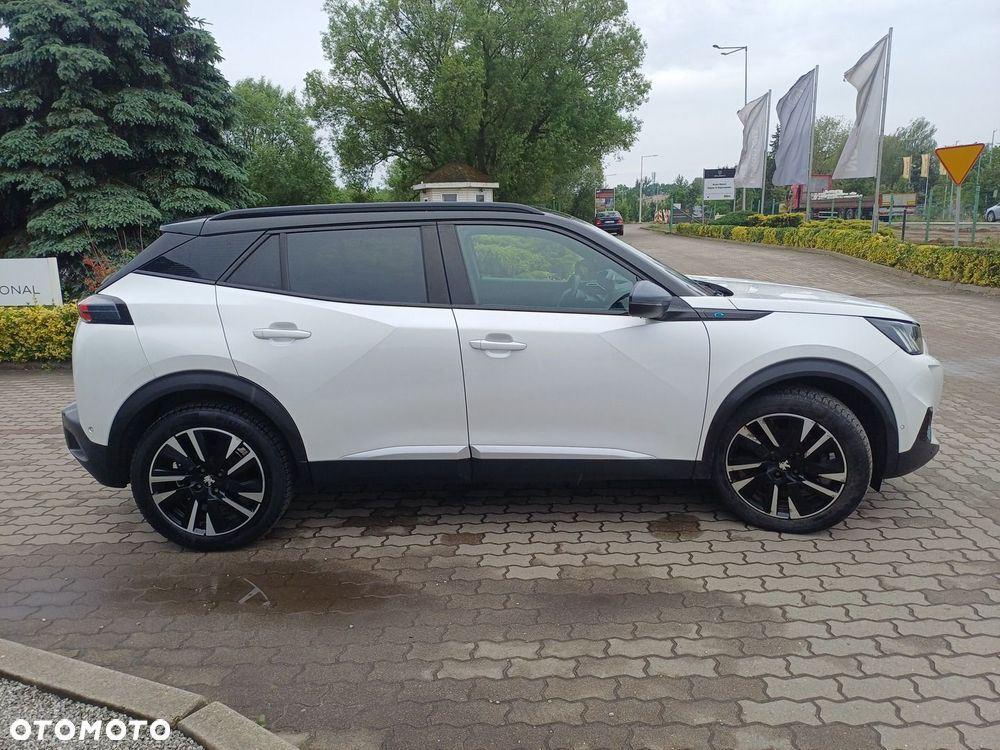 Peugeot 2008 - 8