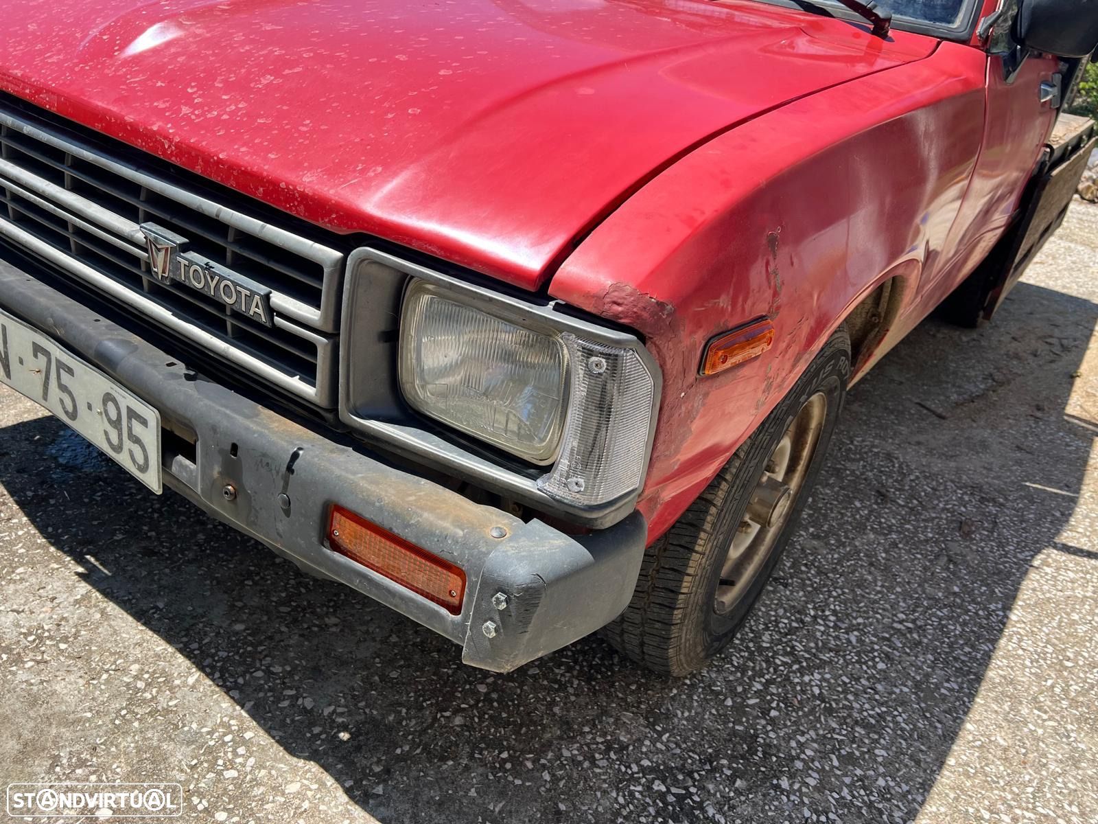 Toyota Hilux - 1