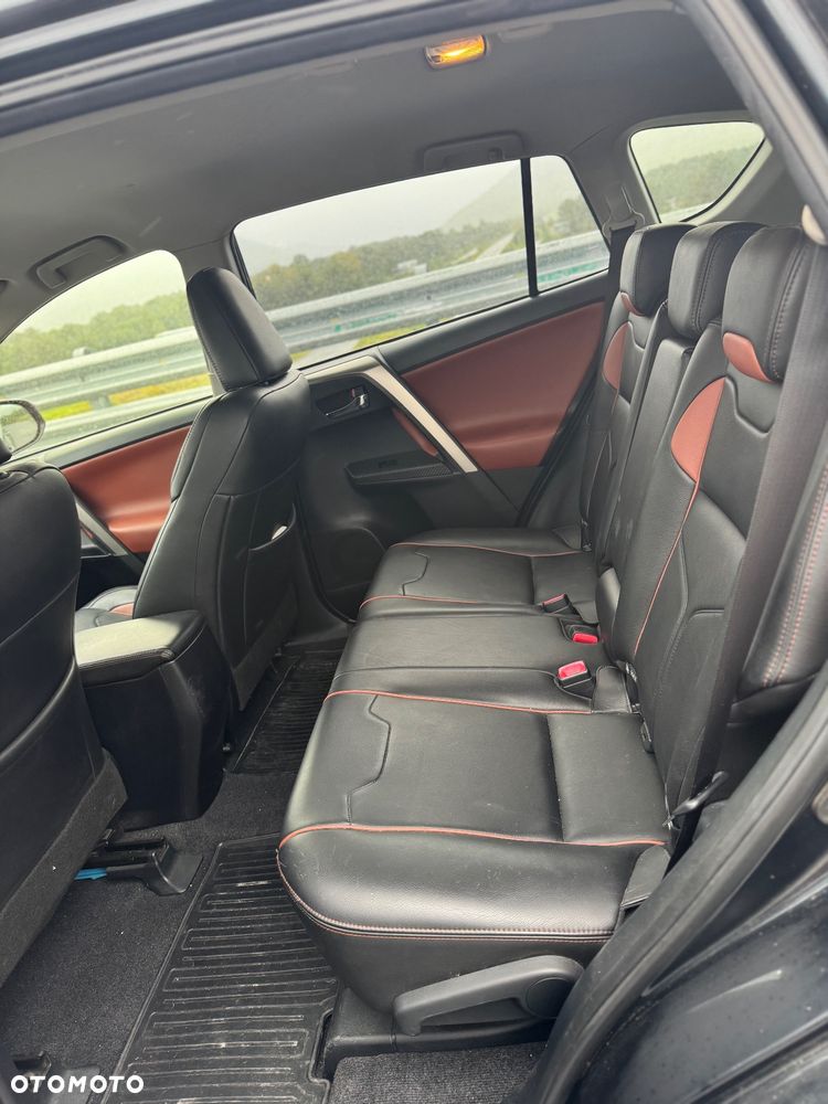 Toyota RAV4 2.0 D-4D Premium - 17