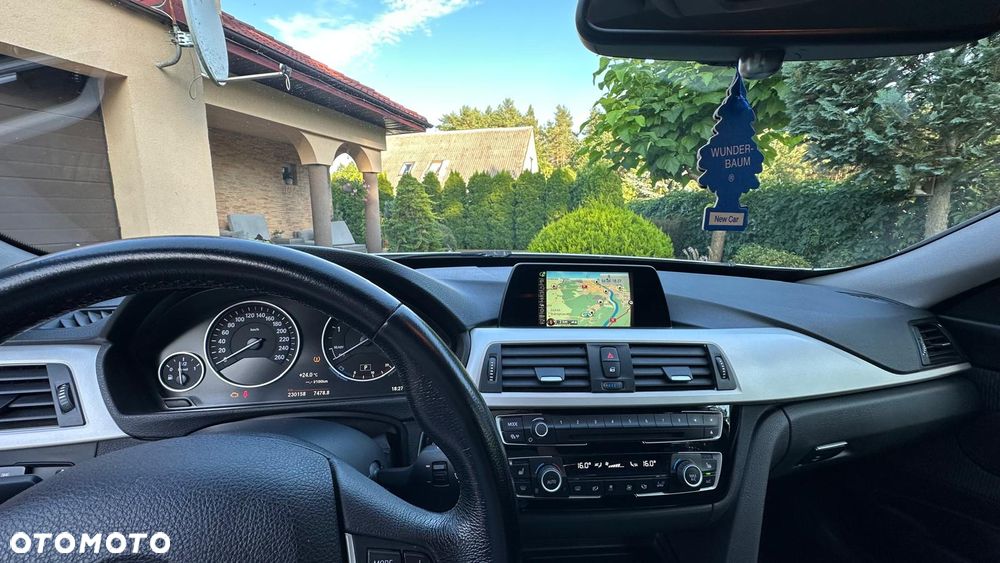 BMW Seria 3 320d Luxury Line - 26