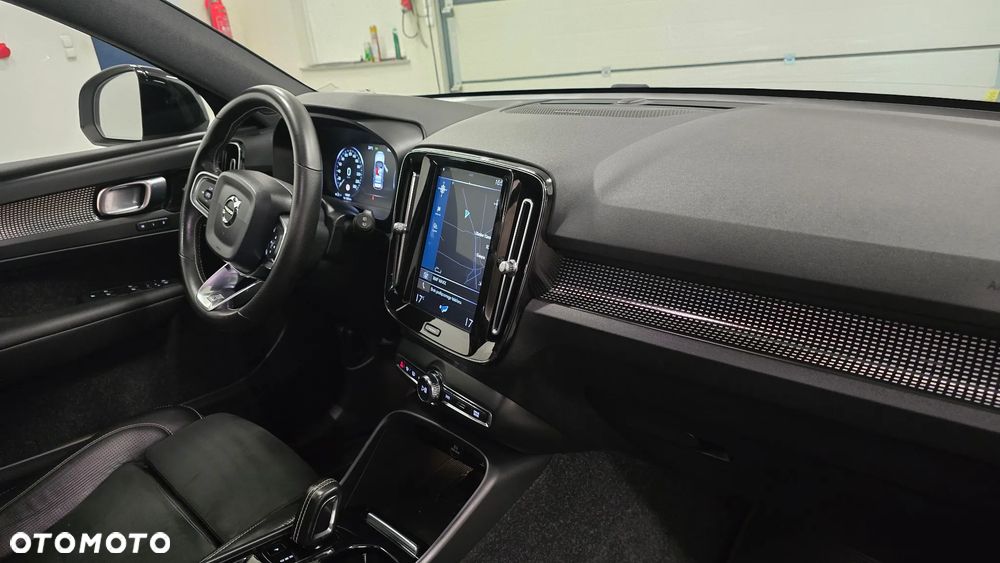 Volvo XC 40 D3 SCR R-Design - 21