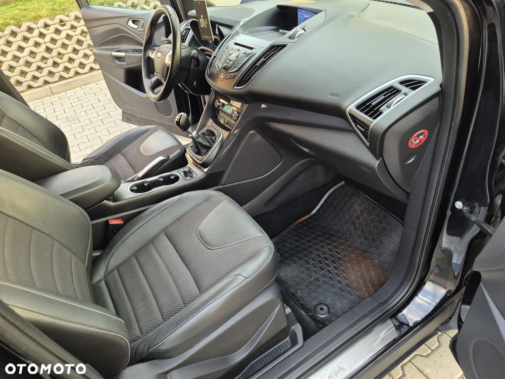 Ford Kuga - 22