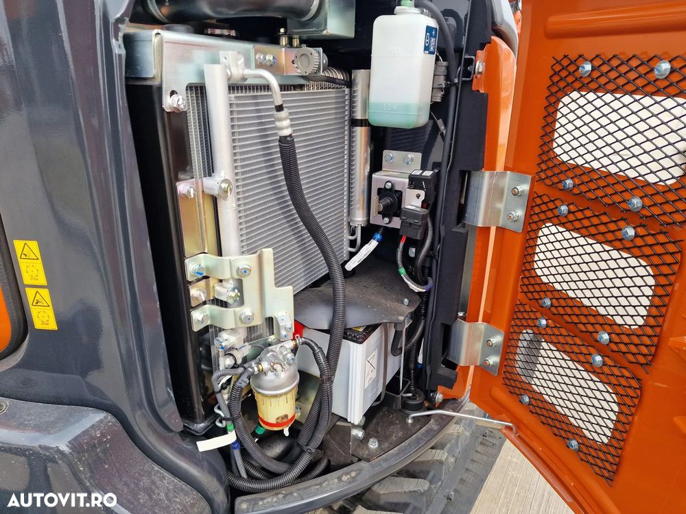 Hitachi 3,7t, ZX33U-6, cupla rapida+2 cupe excavare+cupa taluz, inst picon, Aer conditionat, lama nivelare, produs in JAPONIA, garantie 1an, posibilitate leasing-44.900 EUR+Tva - 18