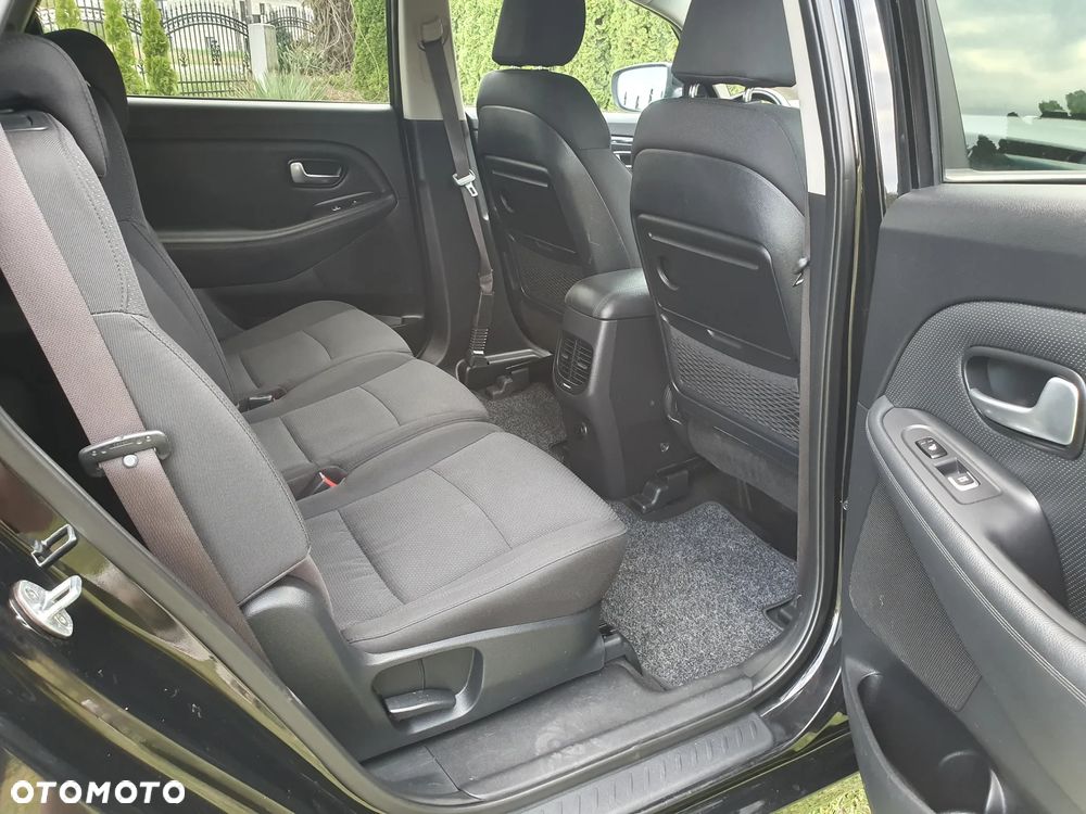 Kia Carens 1.6 GDI Dream-Team Edition - 24