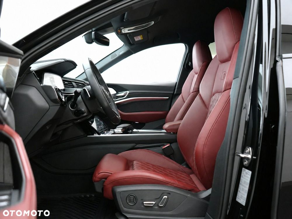 Audi e-tron Sportback - 16