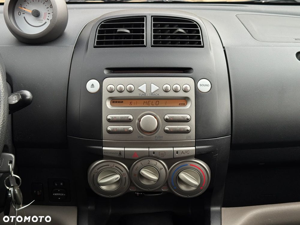 Daihatsu Sirion 1.3 - 27