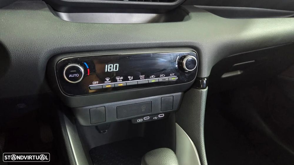 Toyota Yaris 1.5 HDF Comfort Plus - 28