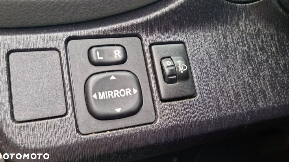Toyota Yaris - 16