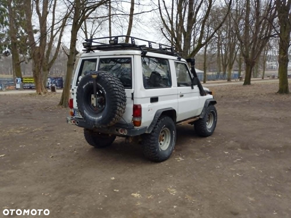Toyota Land Cruiser HT LX - 2