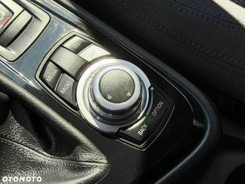 BMW Seria 2 218d - 7