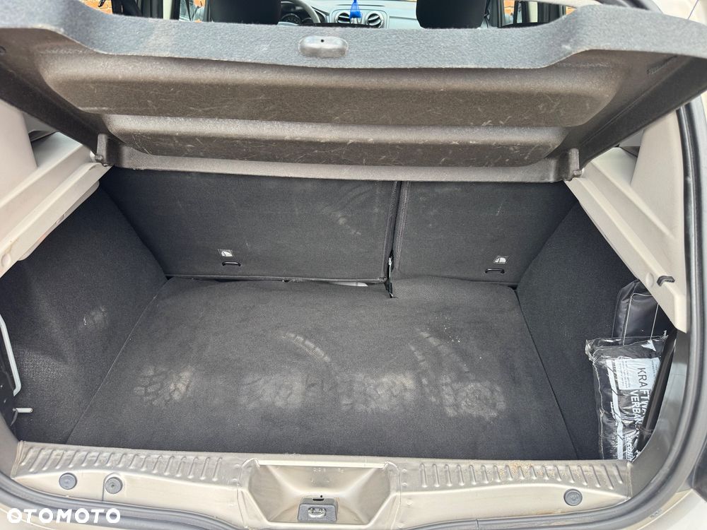 Dacia Sandero 1.2 16V - 18