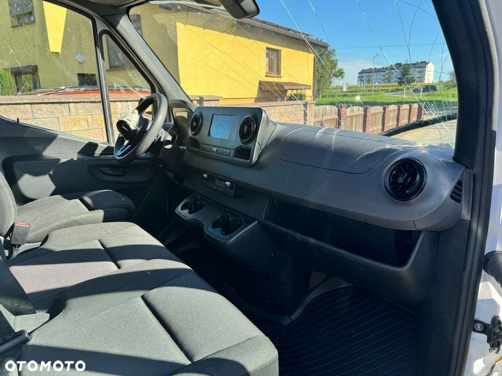Mercedes-Benz Sprinter - 22