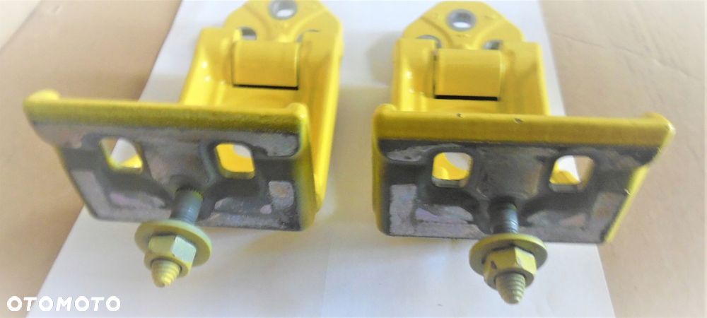 MASTER 3 10- ZAWIASY DRZWI TYŁ PRAWY ŻÓŁTE NOWE - 2