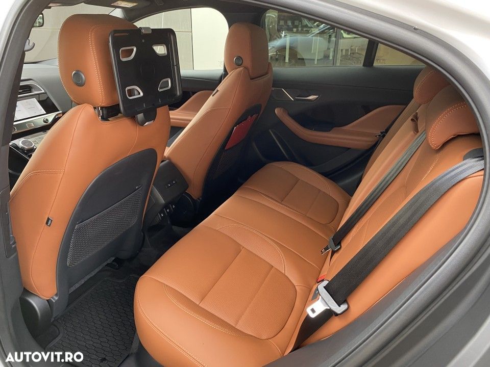 Jaguar I-Pace - 9