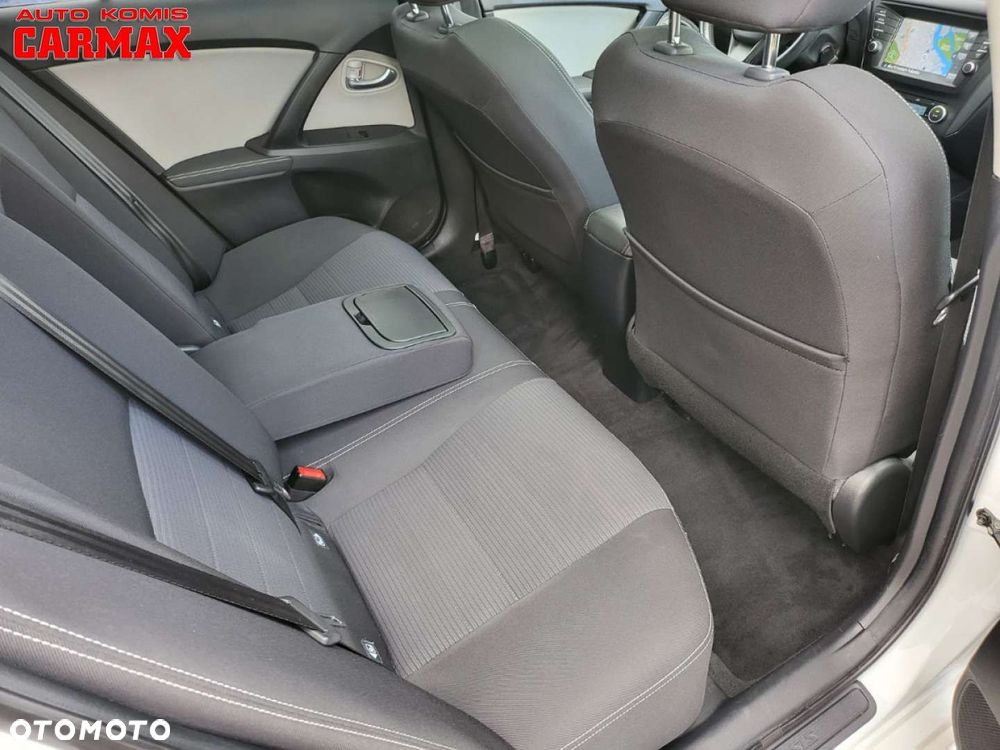 Toyota Avensis Touring Sports 1.8 Executive - 31