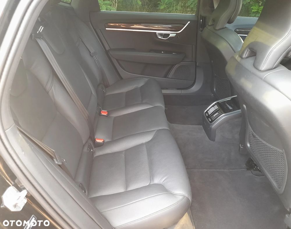 Volvo S90 T6 AWD Momentum - 32