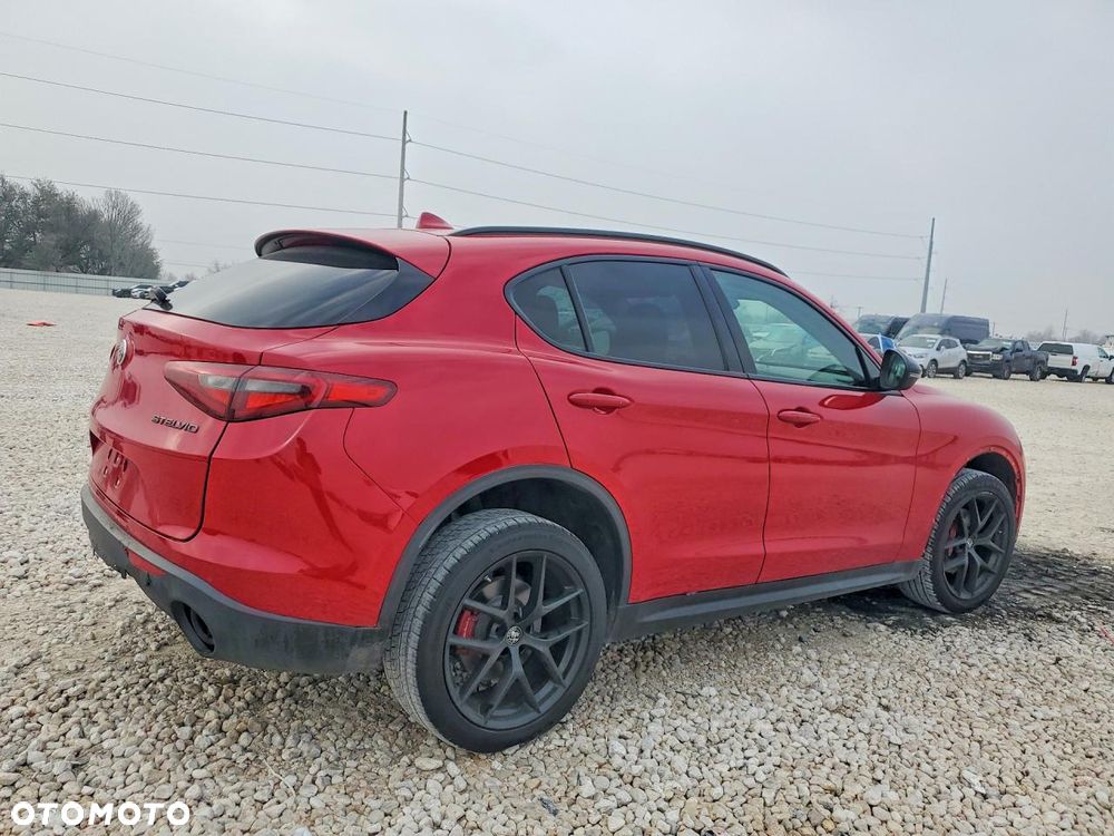 Alfa Romeo Stelvio 2.0 Turbo 16V AT8-Q4 Lusso Ti - 6