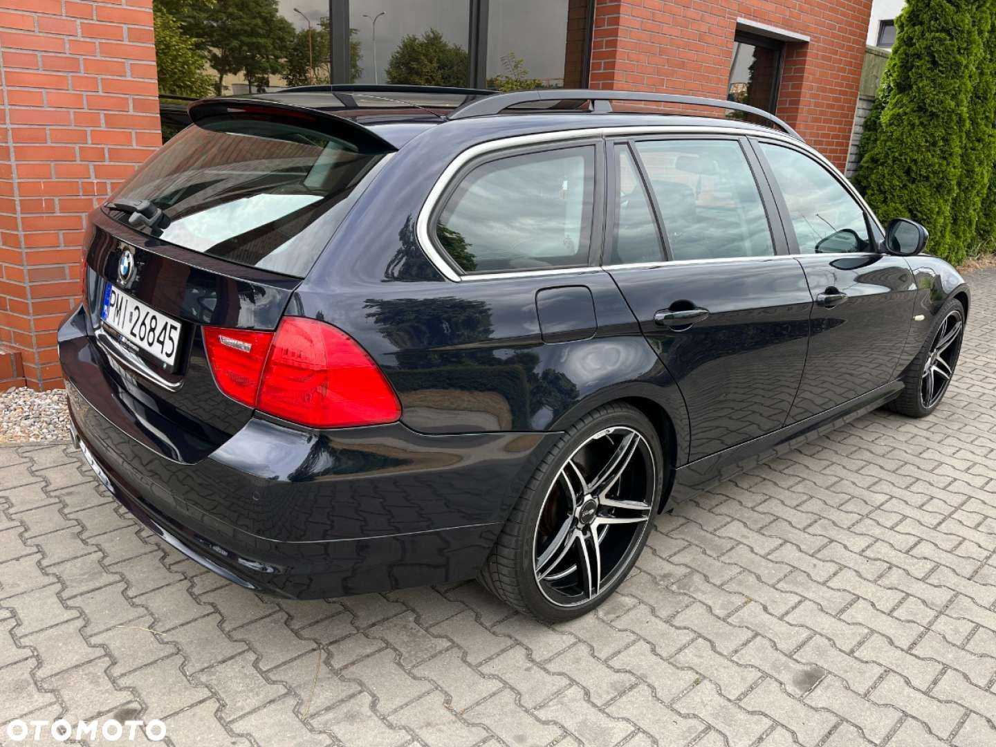 BMW Seria 3 330d DPF Touring Edition Sport - 4