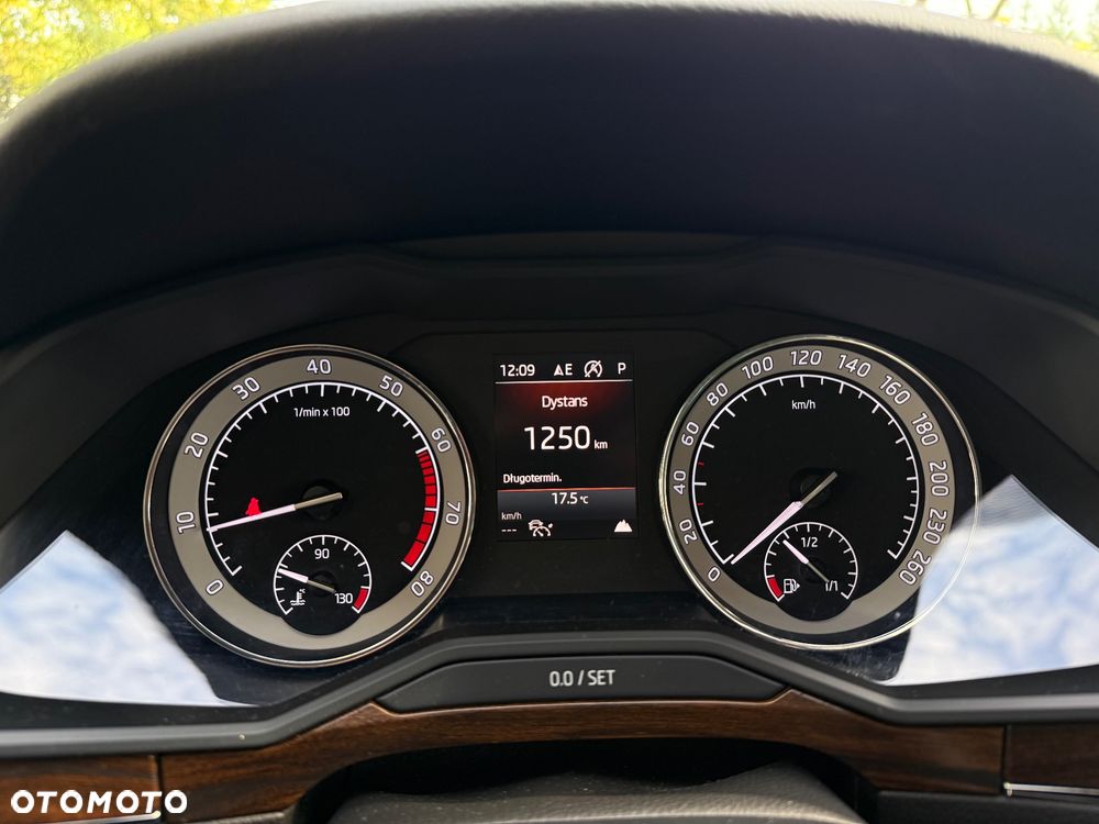 Skoda Superb 2.0 TSI 4x4 DSG Scout - 19