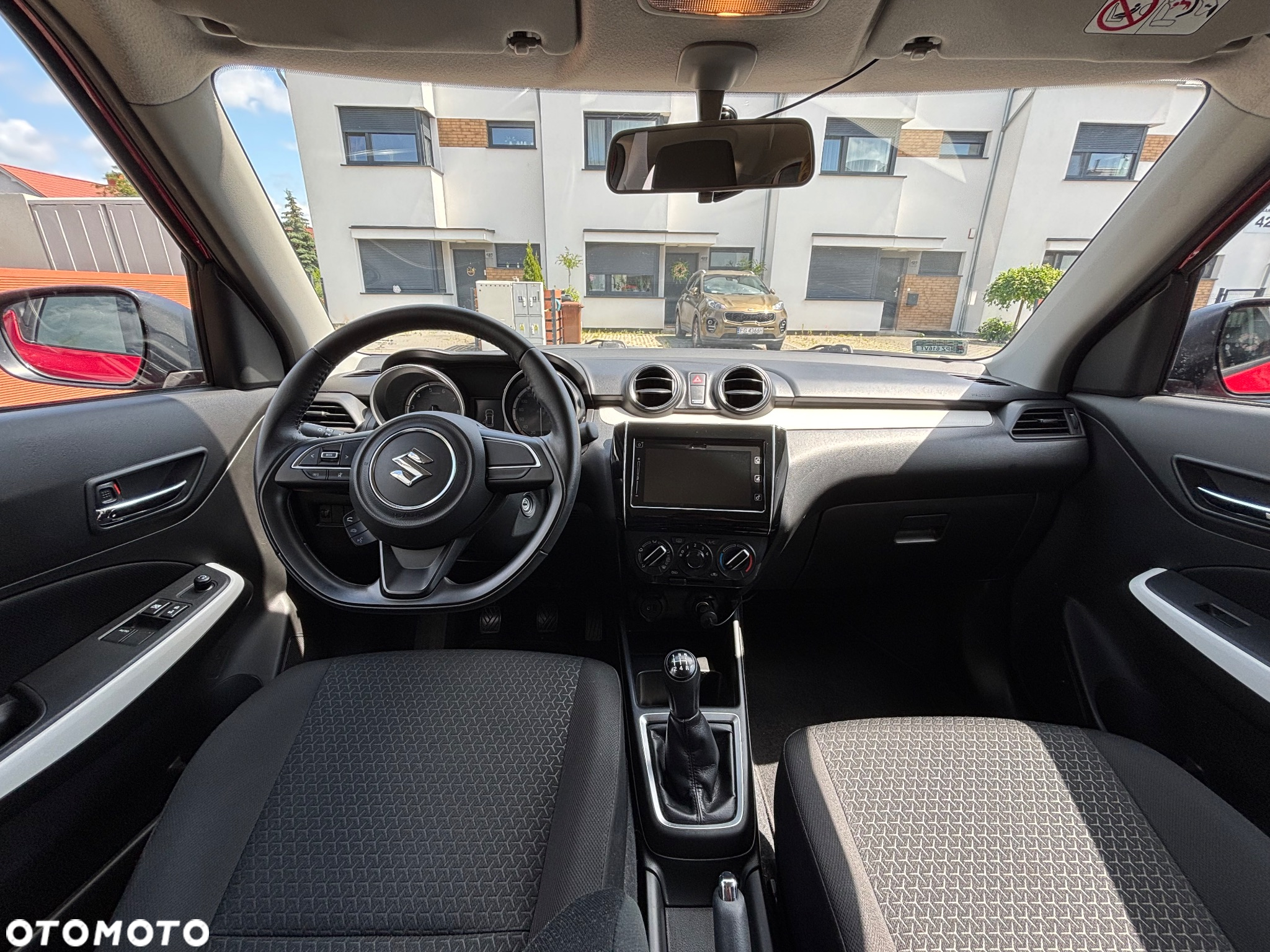 Suzuki Swift 1.2 Premium Plus - 11