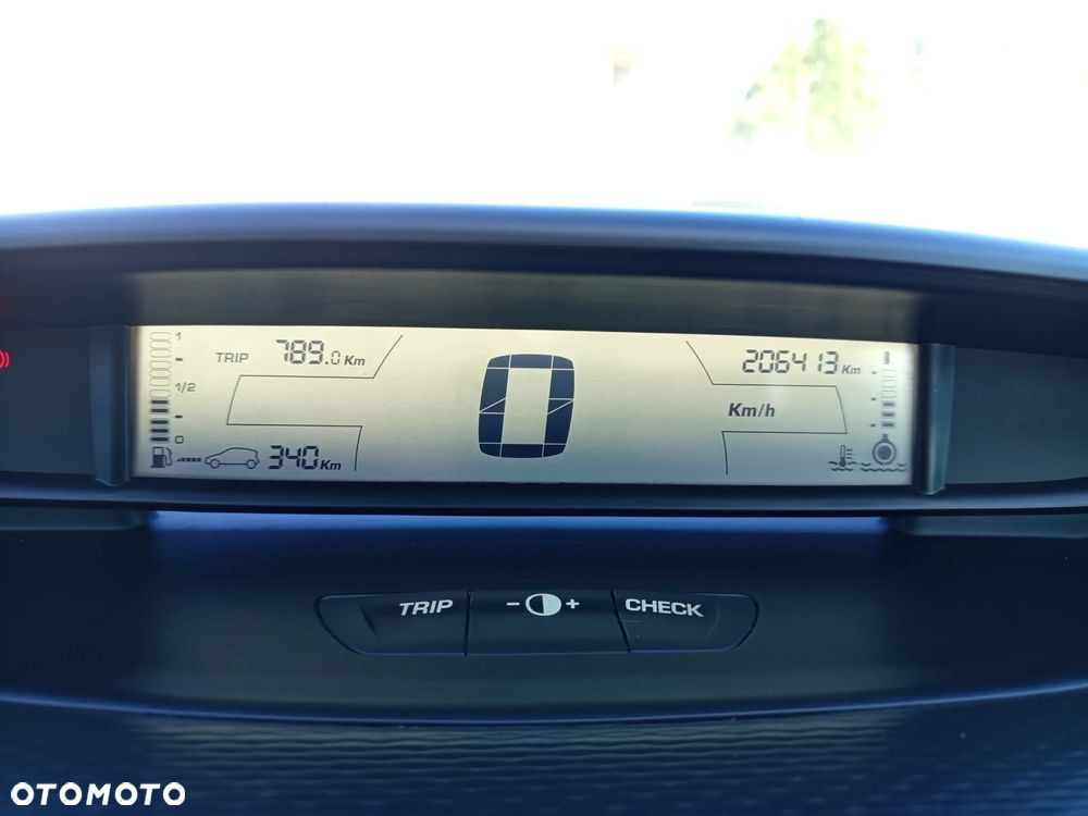 Citroën C4 1.4 16V SX - 10