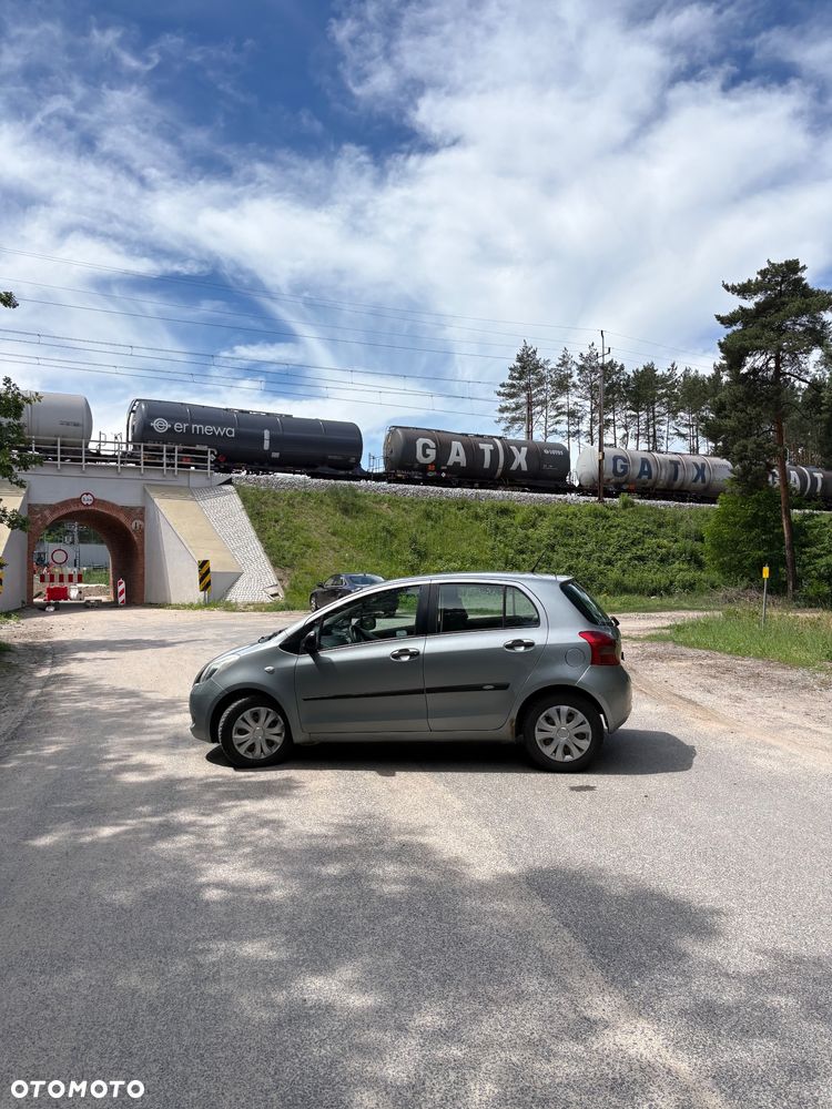 Toyota Yaris 1.3 Luna A/C - 2