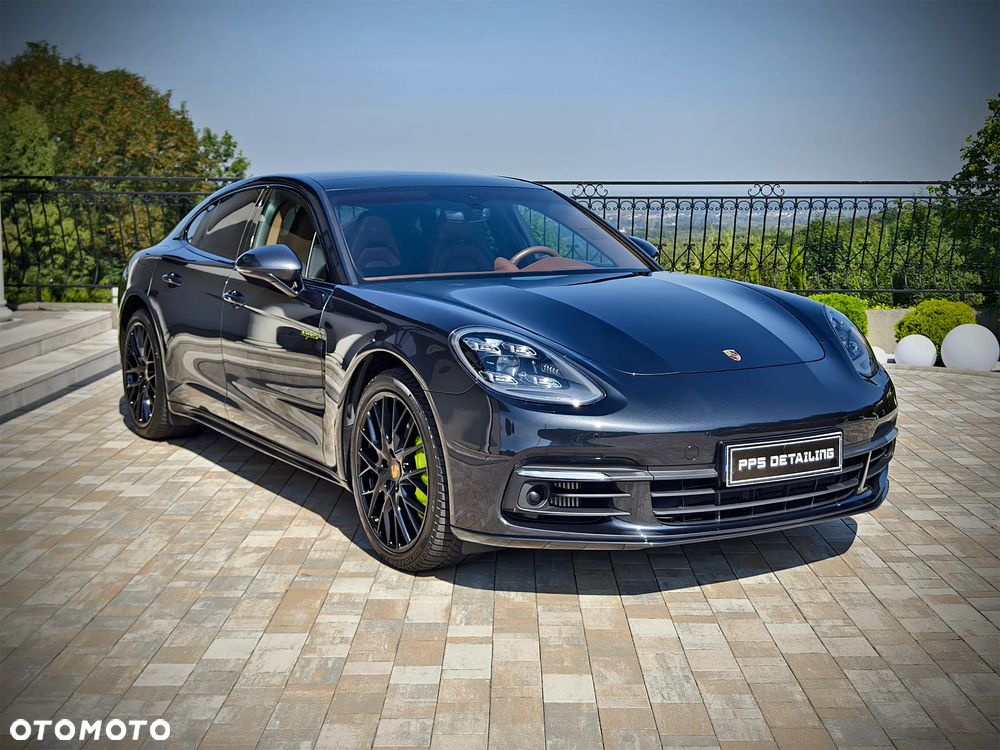 Porsche Panamera 4 E-Hybrid Platinum Edition - 26
