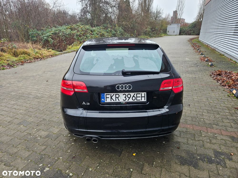 Audi A3 Sportback 2.0 TDI DSG Ambiente - 4