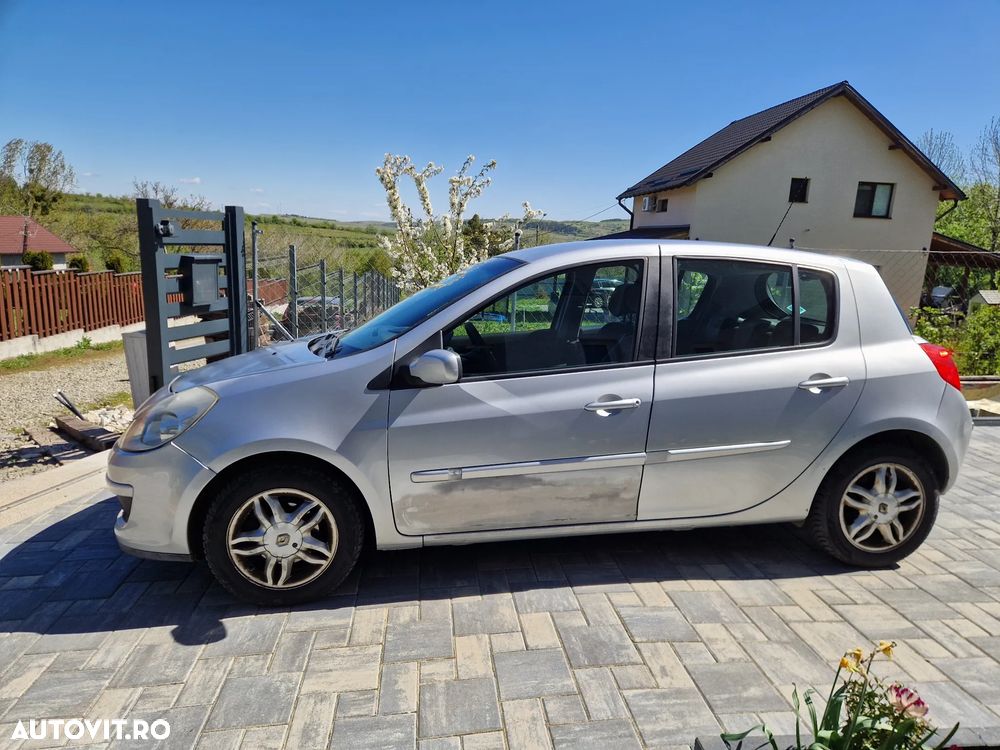 Renault Clio III 1.6 16V Dynamique - 3