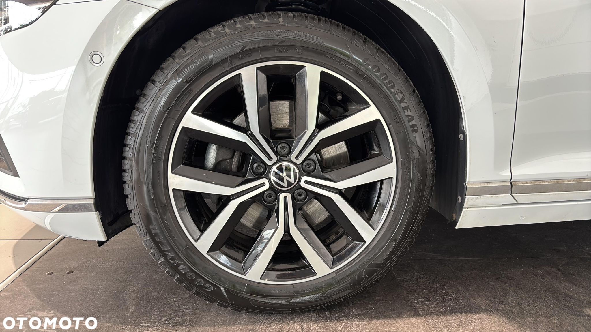 Volkswagen Passat 2.0 TSI Elegance DSG - 18