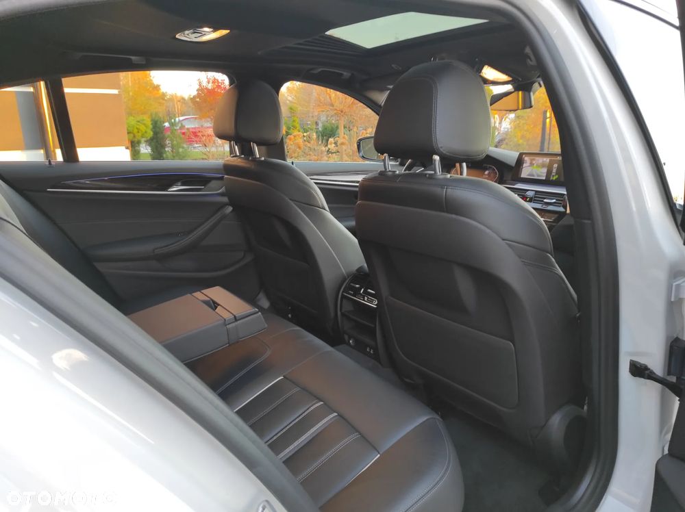 BMW Seria 5 530i GPF Luxury Line - 33