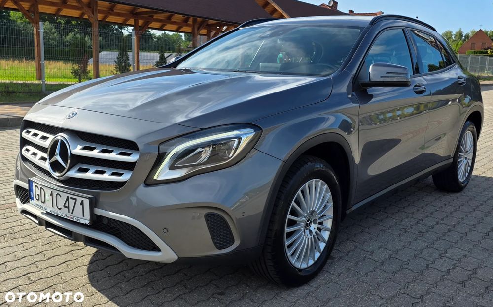 Mercedes-Benz GLA 200 7G-DCT - 2