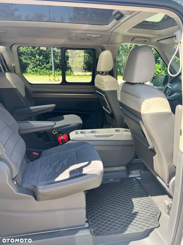 Volkswagen Multivan - 10