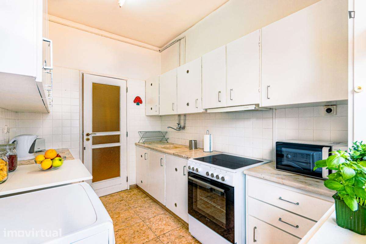 Quarto - localizado em Ramalde Porto - Grande imagem: 2/19