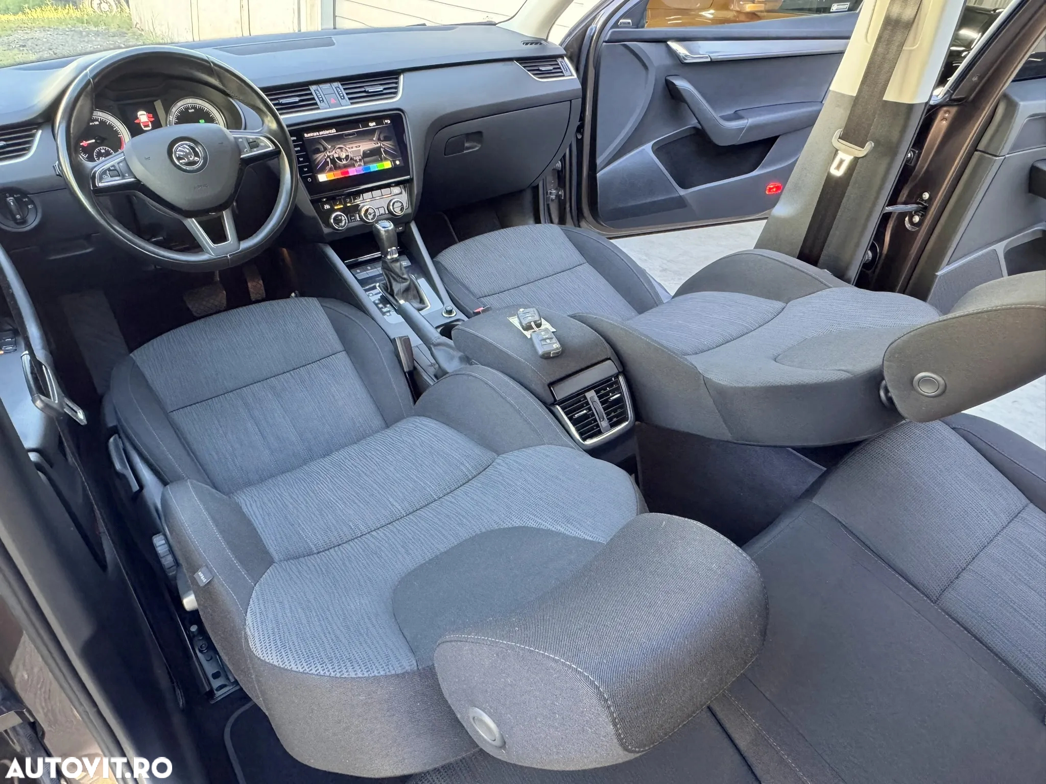 Skoda Octavia 1.6 TDI DSG Ambition - 28