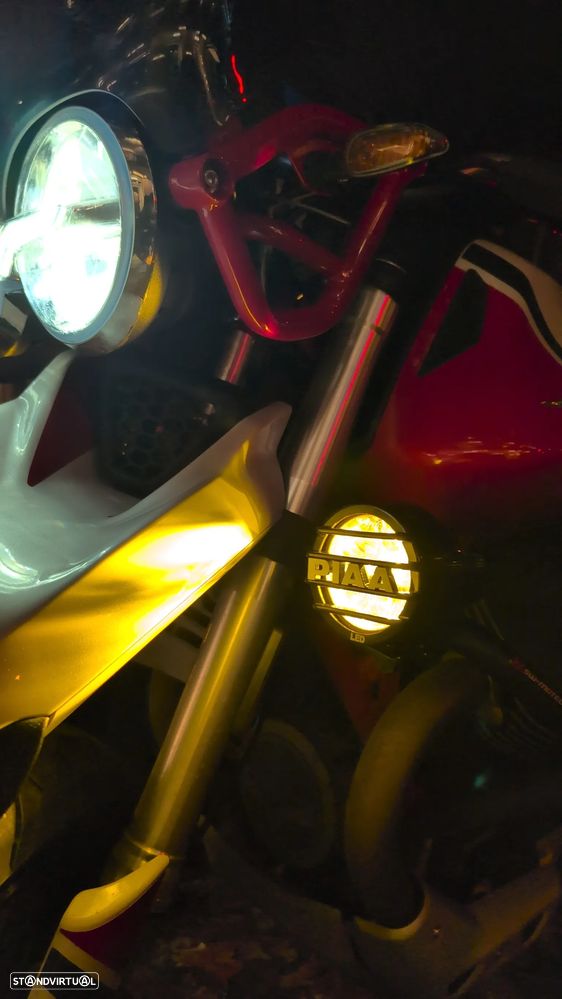 Moto Guzzi V85 TT - 17