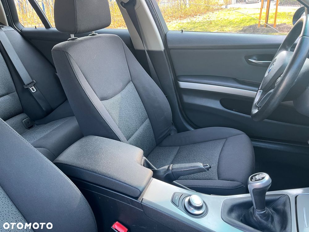 BMW Seria 3 - 27