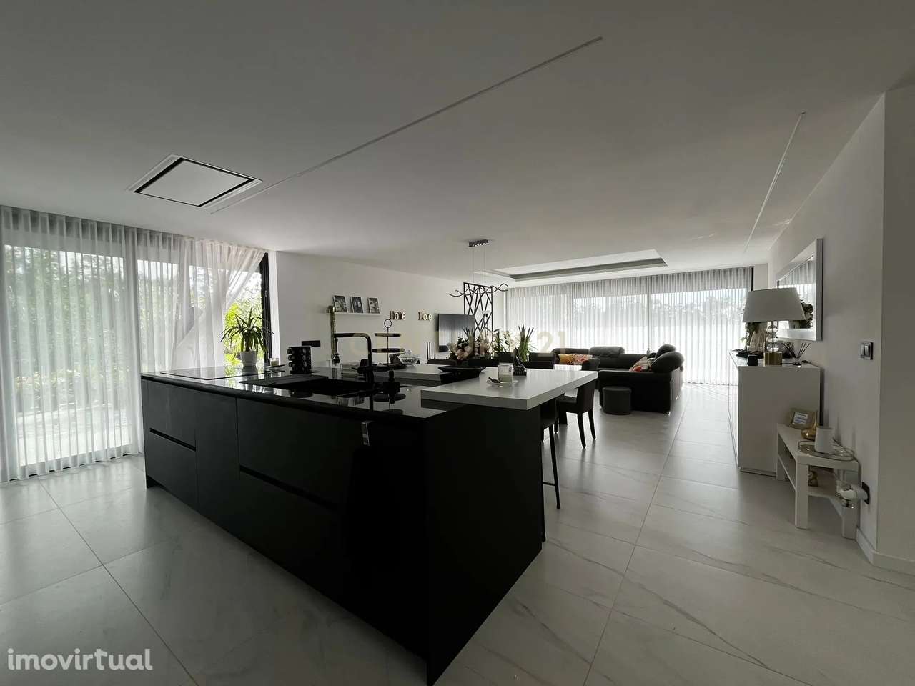 Luxuosa Moradia com Piscina em Vila Franca - Oportunidade Única - Grande imagem: 2/14